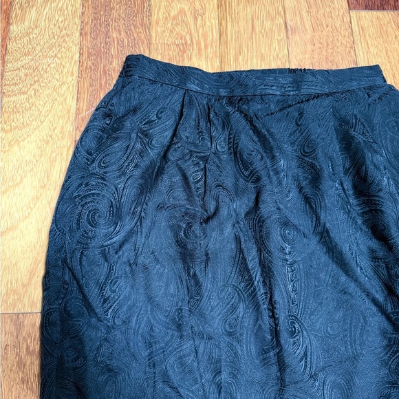VINTAGE | Black 100% silk elegant black pencil skirt fully lined size 8 - Picture 2 of 3